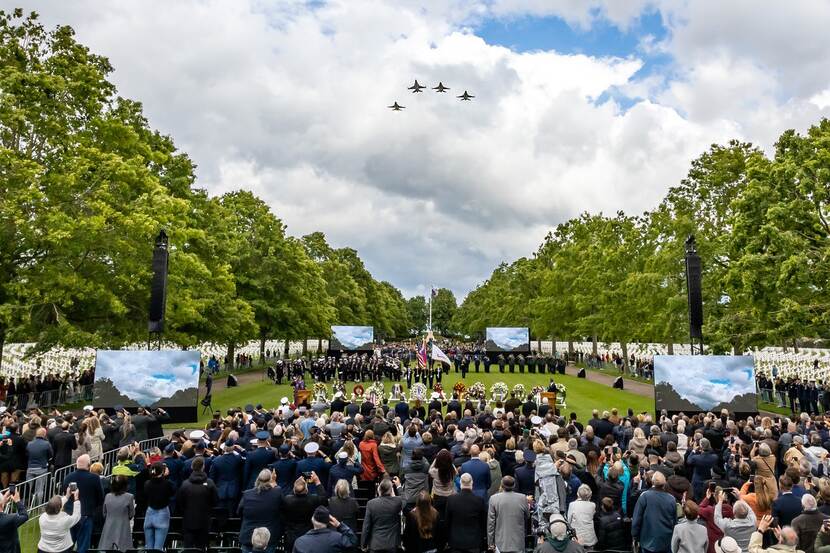 American troops who lost their lives in Europe during the Second World War were commemorated.