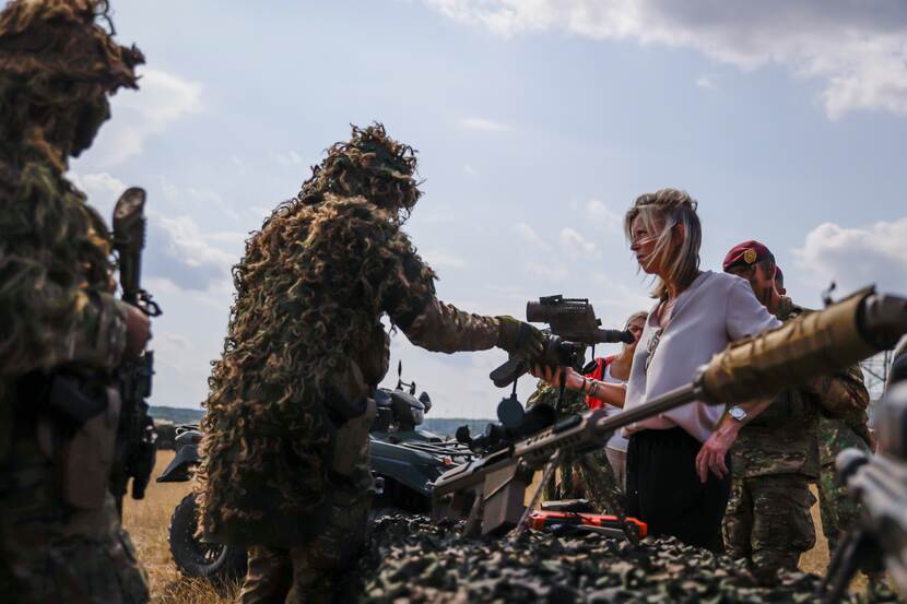 Minister Ollongren in Romania.