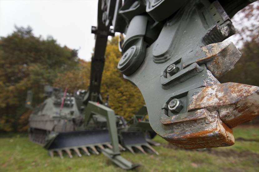 Mine-clearance version of Leopard 2 engineer tank (Kodiak).