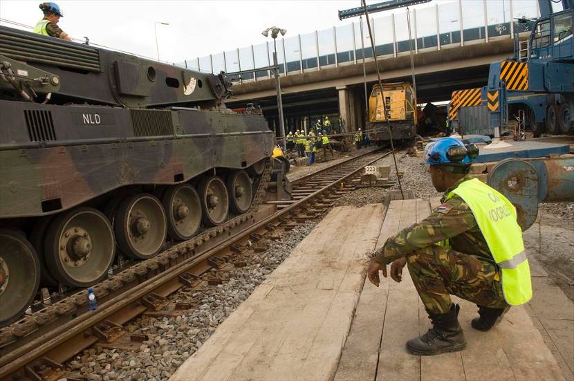 A Leopard 2 recovery tank recovers a chrashed freight train, Barendrecht 2009.