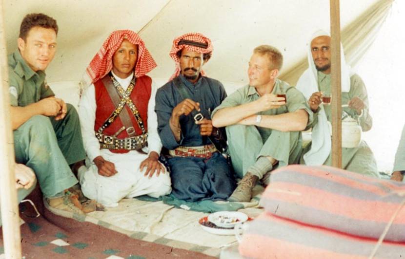 A characteristic aspect of peace operations: the confrontation with ‘alien’ cultures in foreign places, as seen here during the UNYOM mission in Jemen in the 1960s.