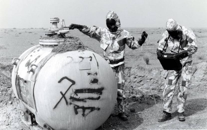 After years of opposition to their activities, the UNSCOM weapons inspection regime was disbanded in 1998. Here, an UNSCOM team under command of the Dutchman M. van Zelm inspects the Muthanna State Establishment, the largest Iraqi complex for the production of weapons of mass destruction.