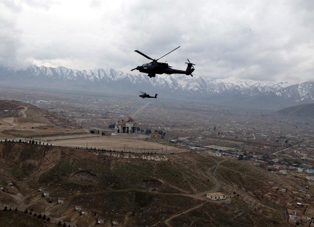 2 Dutch Apache helicopters over Kabul.